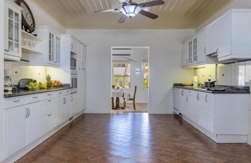Kamay Villa | Spacious 3 BR Across the Street from Top Beach