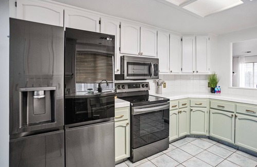 Merced House | Spacious 3 BR Casa near UC Merced with Pool