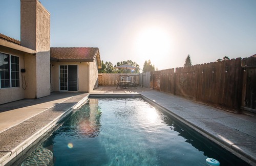Merced House | Spacious 3 BR Casa near UC Merced with Pool