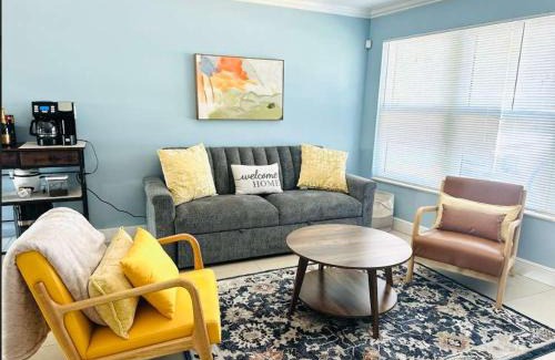 Pompano Beach House | Spacious 3 BR Gem Near Beach Sleeps 10 Pompano Beach