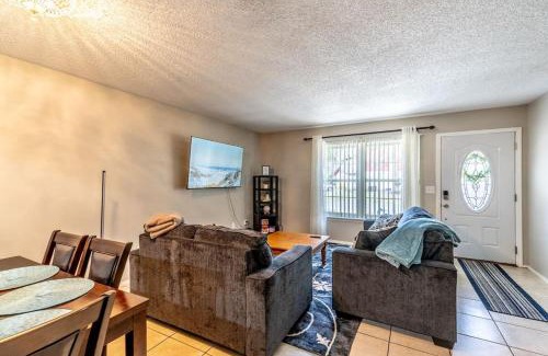 Orange Park House | Spacious 3 BR Near NAS Jax l BBQ WiFi DirecTV