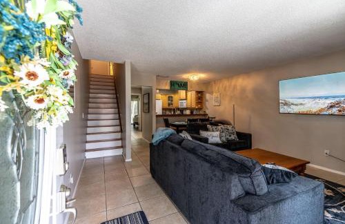 Orange Park House | Spacious 3 BR Near NAS Jax l BBQ WiFi DirecTV