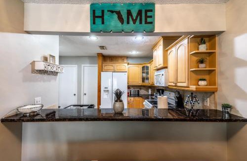 Orange Park House | Spacious 3 BR Near NAS Jax l BBQ WiFi DirecTV