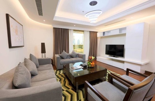 Sheikh Zayed Road Apartment | Spacious 3 BR Near Trade Center Dubai