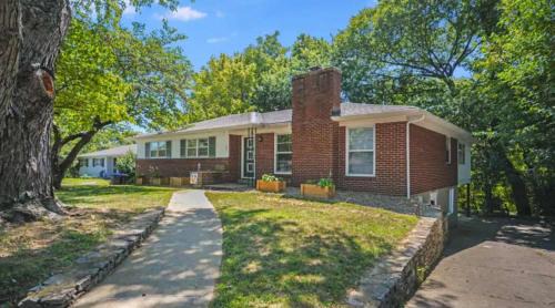 Bashford Manor House | Spacious 3-BR Retreat Near Louisville Attractions