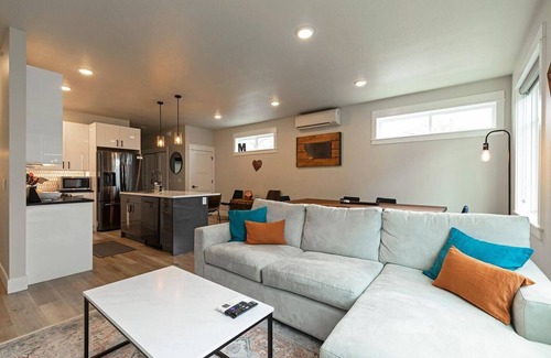 Riverfront House | Spacious, 3 story townhome with Mountain Views!