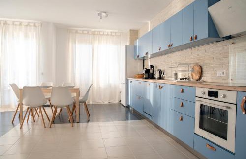 Chernomorets Apartment | Spacious 3BD flat with PARKING and SEA VIEW by Flat Mаnаger