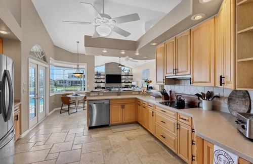 Punta Gorda House | 🥇 Spacious 3bd house with a dock and canal access (CH961)