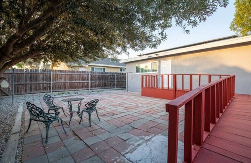 Del Aire House | Spacious 3BR/2BA Near LAX and Beaches