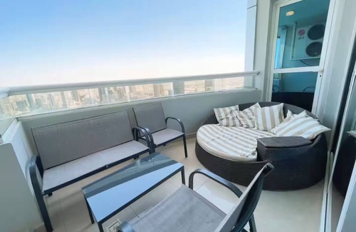 Rumailah Apartment | Spacious 3BR Apartment with Stunning Lake View