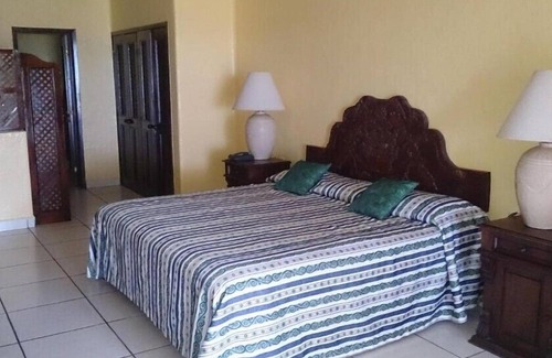 South Hotel Zone Hotel | Spacious 3BR Condo a Short Ride to Villa del Mar Beach