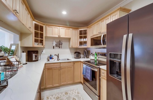Chula Vista Condo | Spacious 3BR Family Home: Free Pool/Tub & Parking