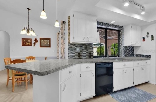 Port Charlotte House | Spacious 3BR home with Heated Pool & WiFi! Great spot near beaches & shopping!