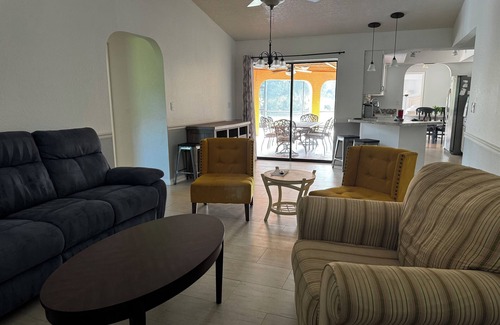 Port Charlotte House | Spacious 3BR home with Heated Pool & WiFi! Great spot near beaches & shopping!