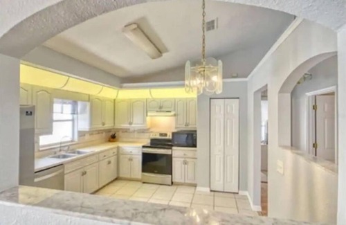 Ocala House | Spacious 3BR home with HEATED POOL in Ocala