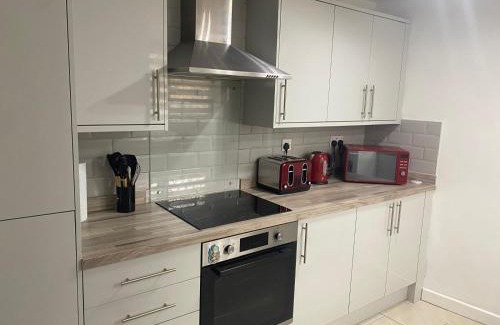 Harlow House | Spacious 3BR House with Garden in Harlow, Essex