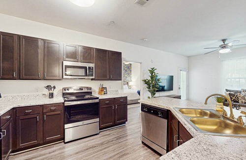 Goose Creek Condo | Spacious 3BR in Pet Friendly Walkable Resort with a Pool