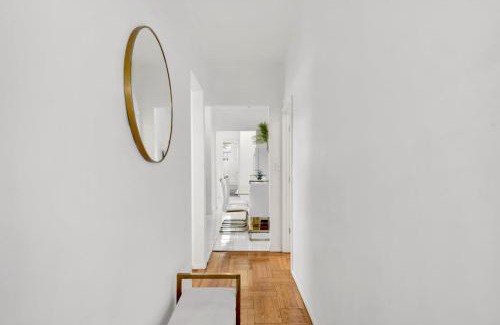 Southeast Yonkers House | Spacious 3BR Luxe Escape near NYC