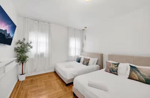 Southeast Yonkers House | Spacious 3BR Luxe Escape near NYC