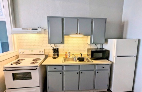 Robinson Apartment | Spacious 3BR on the Square