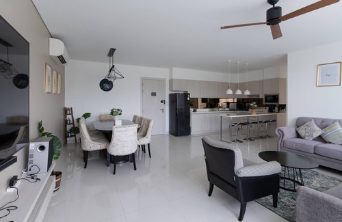 Laguna Apartment | Spacious 3BR Sea-View Condo Resort Amenities 2708