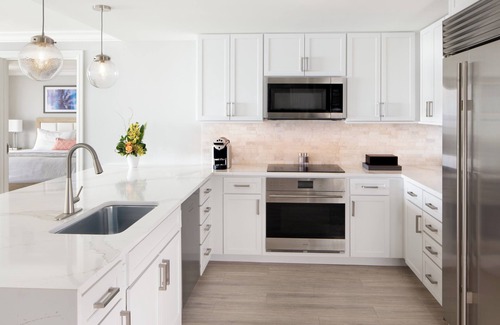 Charlotte Harbor Hotel | Spacious 3BR w/Balcony & Harbor Views – Ideal for Groups or Family Retreats