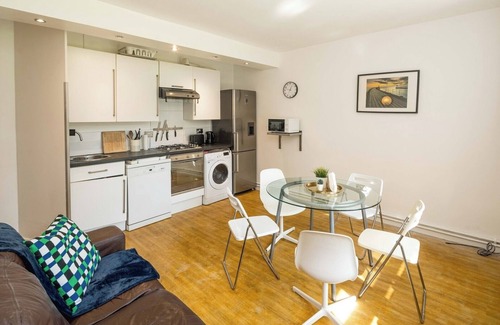 Stockwell Apartment | Spacious 4-Bed Home near Stockwell Tube Station