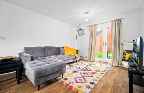 Welford House | Spacious 4-Bed House in Leicester/Free parking