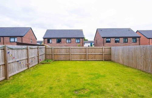 Belle Vue House | Spacious 4-Bed Manchester Home