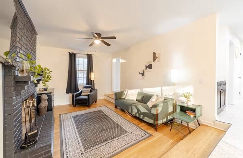 North Charleston House | Spacious 4-bedroom house with AC and WiFi in charming North Charleston