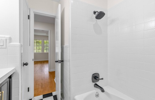 North Charleston House | Spacious 4-bedroom house with AC and WiFi in charming North Charleston