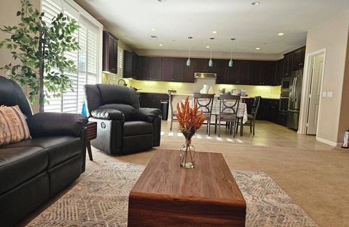 Mira Loma House | Spacious 4-bedroom single level house with RV parking in Jurupa Valley