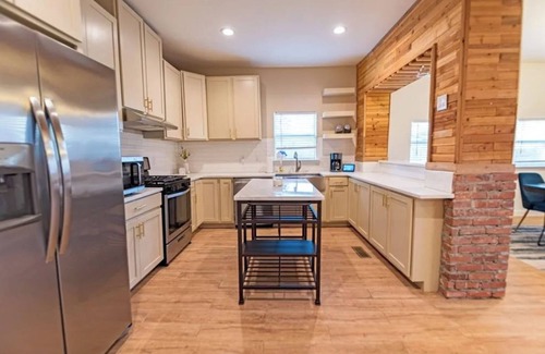Central Oklahoma City House | Spacious 4-bedroom house in charming Oklahoma City with AC, WiFi