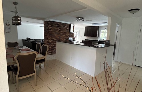 Silver Lake House | Spacious 4 bedroom 3.5 bath POOL home W/Gym!