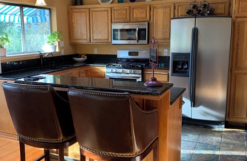 Petaluma House | Spacious 4-bedroom 3 bath home in charming Petaluma with pool and hot tub