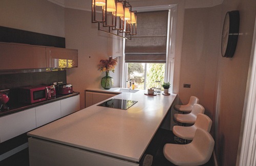 Stirling Apartment | Spacious 4 Bedroom Flat in Stirling