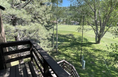 Eagle-Vail House | Spacious 4 bedroom Golf Course Home w/Hot Tub by Gorecreek Rentals