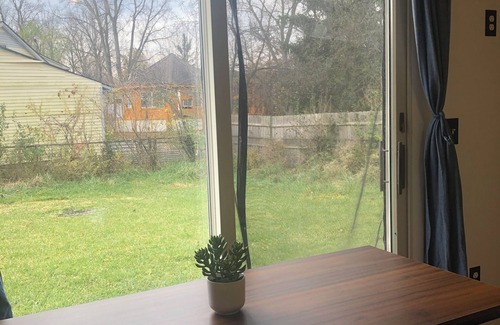 Bryant Pattengill East House | Spacious 4-bedroom house in charming Ann Arbor with AC, WiFi
