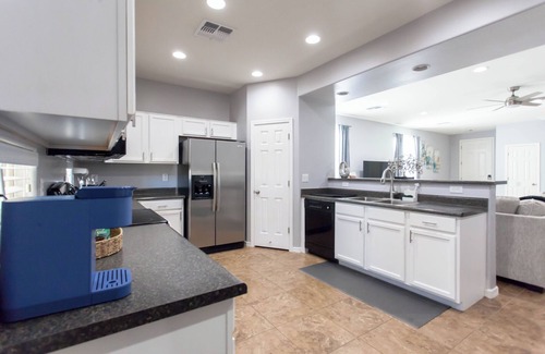 El Mirage House | Spacious 4-bedroom house in amazing El Mirage with AC