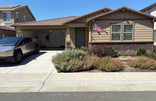 Elk Grove House | Spacious 4-bedroom house in lovely Elk Grove with AC and Tesla CHARGER!