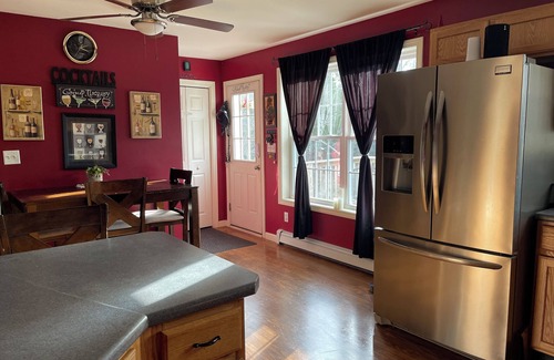 Trenton House | Spacious 4-bedroom house with AC, WiFi in superb Trenton