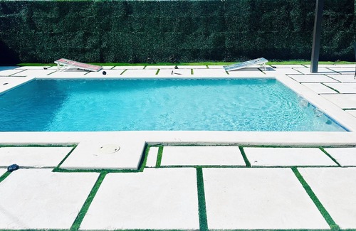 Nassau House | Spacious 4 Bedroom House with AC, Pool, WiFi in Nassau, Bahamas