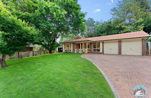 Epping House | Spacious 4-Bedroom House in Peaceful Epping