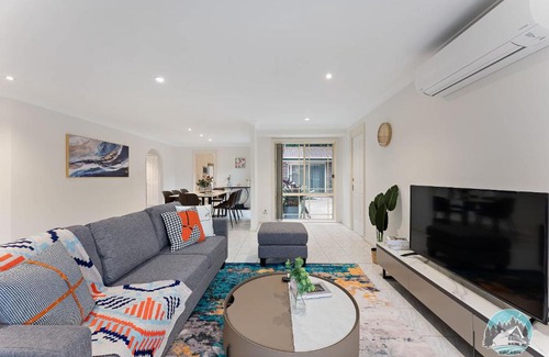 Epping House | Spacious 4-Bedroom House in Peaceful Epping
