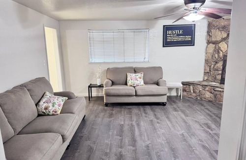 Raisin House | Spacious 4-bedroom house in charming Fresno with WiFi, AC, fitness room.