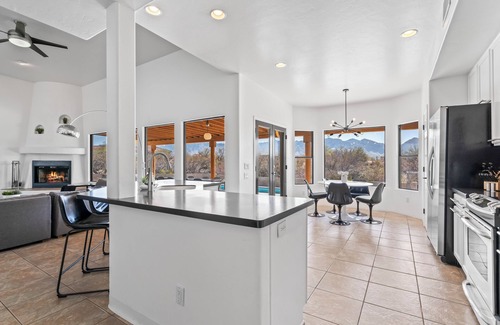 Tucson House | Spacious 4-bedroom house with private pool and Spa and Batting cage