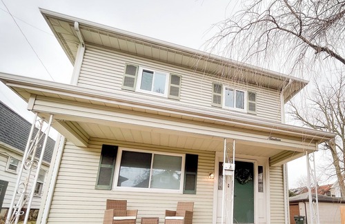 Dayton House | Spacious 4-bedroom Off-Campus House