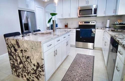 Dover Shores West House | Spacious 4-bedroom Orlando Lakefront House w/Pool near Downtown