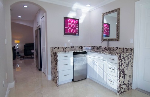 Dover Shores West House | Spacious 4-bedroom Orlando Lakefront House w/Pool near Downtown