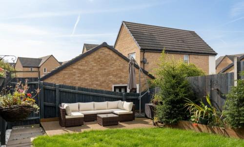 Mapperley Apartment | Spacious 4-Bedroom Retreat - Sleeps 7 - Parking - Near Country Park